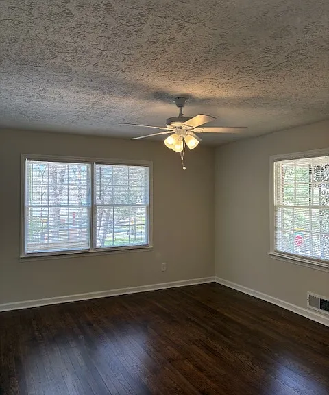 2068 Kenwood Pl SE — Photo 23