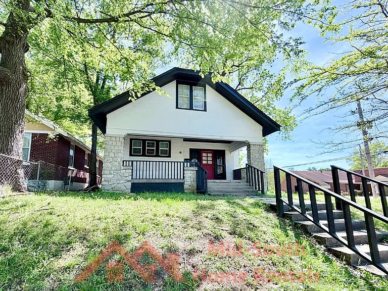1561 Foster Ave — Photo 3