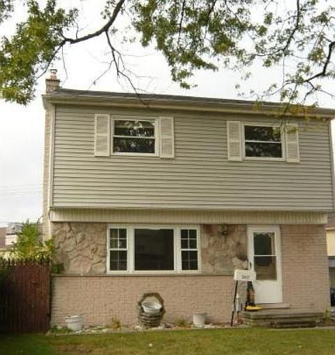 1st image of 13422 Pearl St