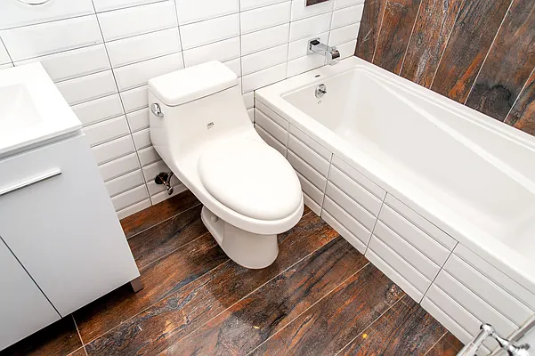 Rented by Nooklyn NYC LLC | media 129