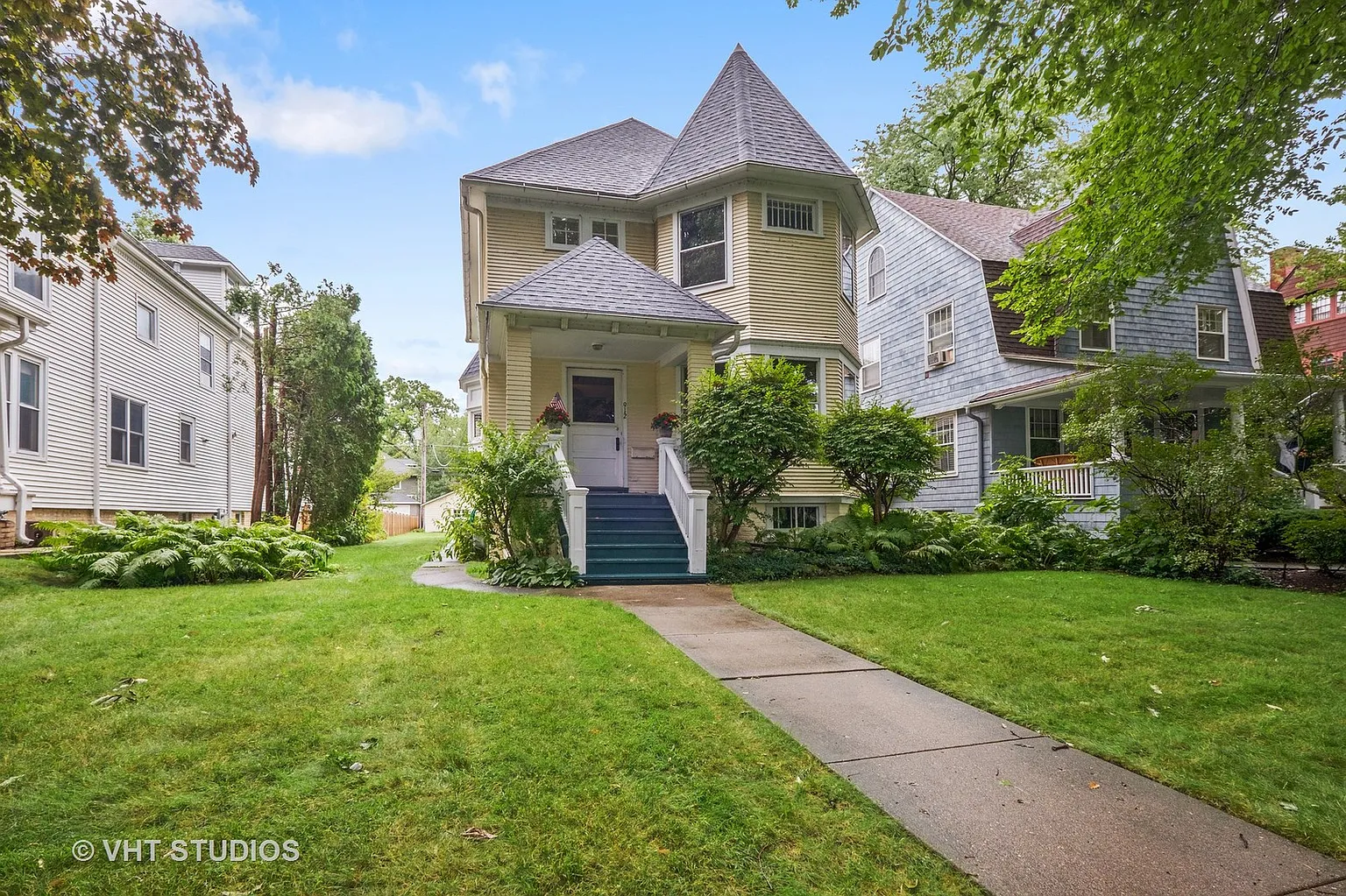 912 Lake Ave photo 1