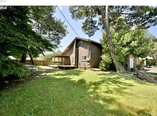 2011/2013 Ohio Ave, North Bend, OR 97459