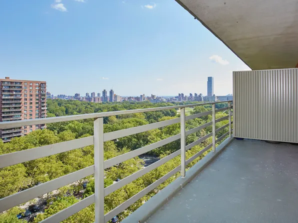 372 Central Park West 16N image 3 of 13
