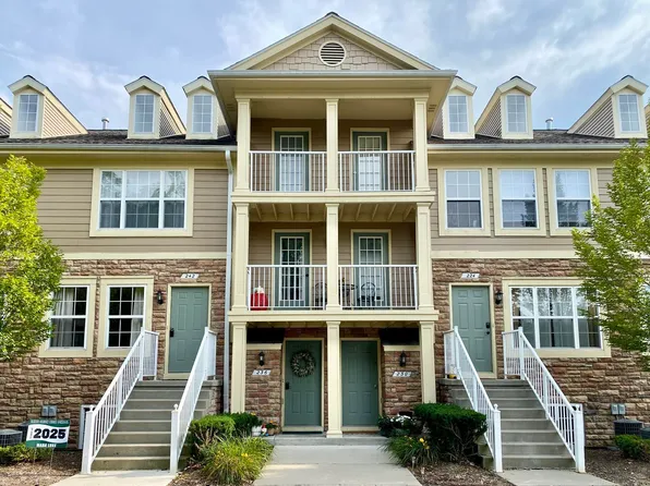 236 Park Green Dr, Lake Orion, MI 48362