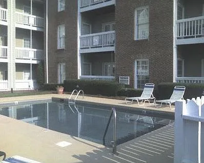 2 bed, 900 sqft, $2,200 — Photo 2