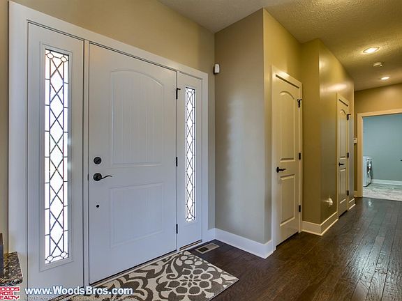 3rd image of 1342 W Cademon Cir