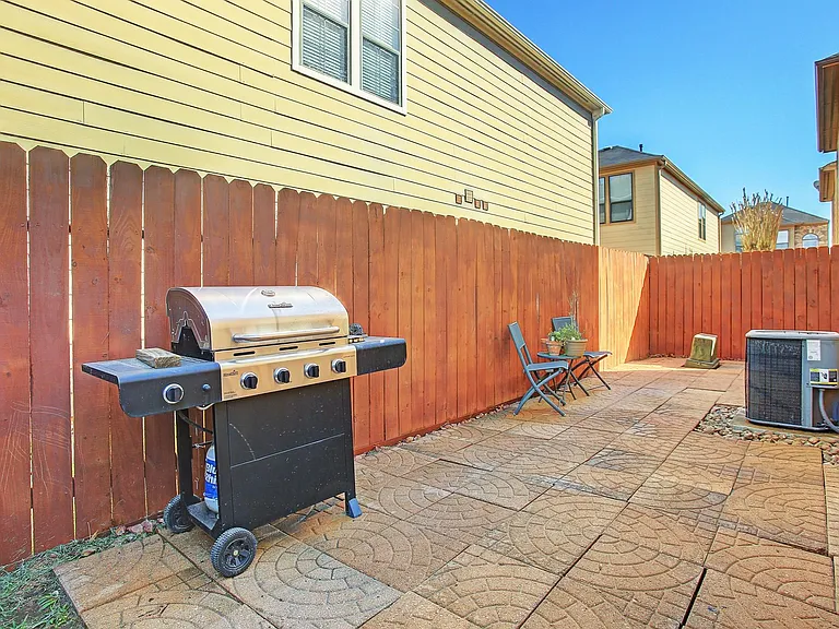 1364 Studer St — Photo 20