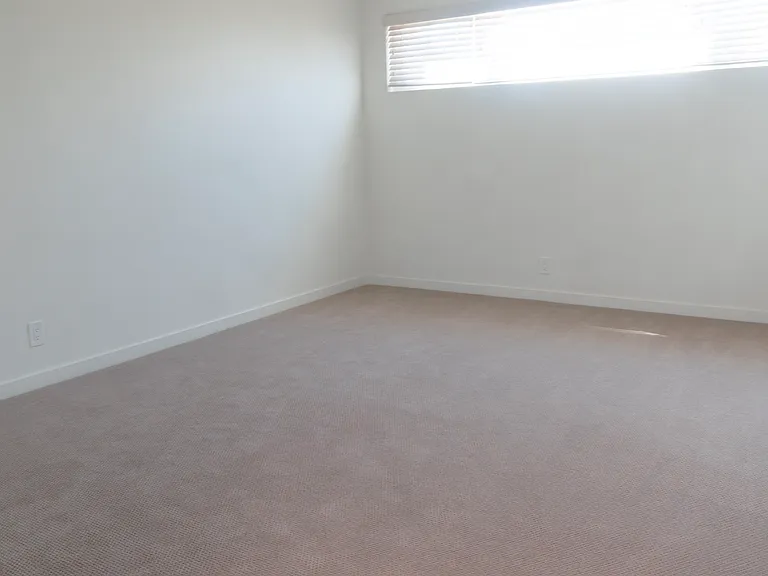 815 Loma Ave #14 — Photo 8