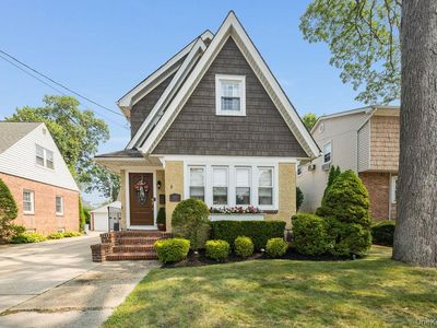 299 E Euclid Street, Valley Stream, NY, 11580