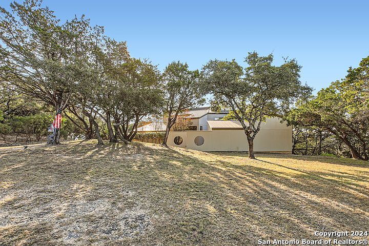 1st image of 8822 CANYON CREST
