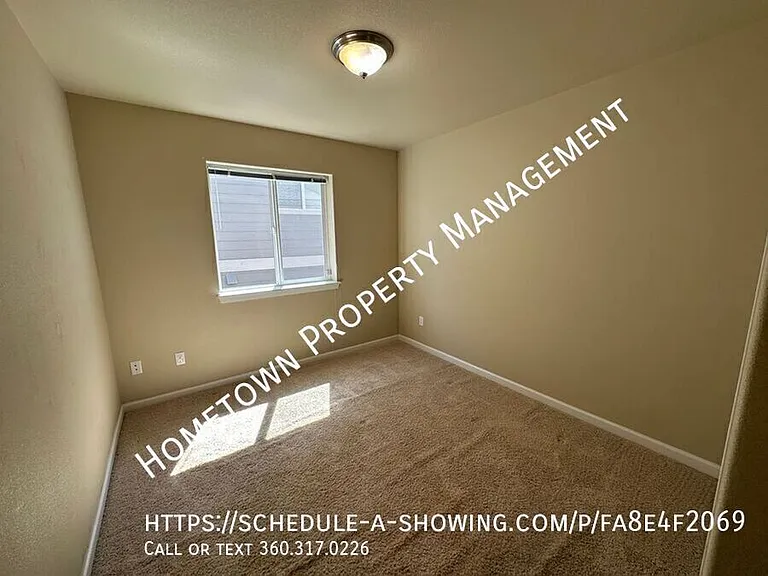 4241 Dudley Dr NE — Photo 21