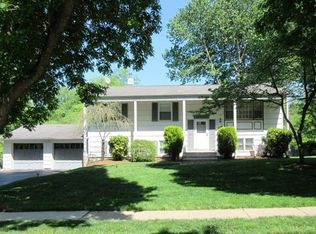 8 Colonial Dr, East Brunswick, NJ