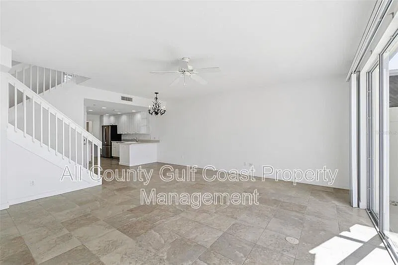 3 bed, 2.5 bath, 1672 sqft, $2,395 — Photo 3