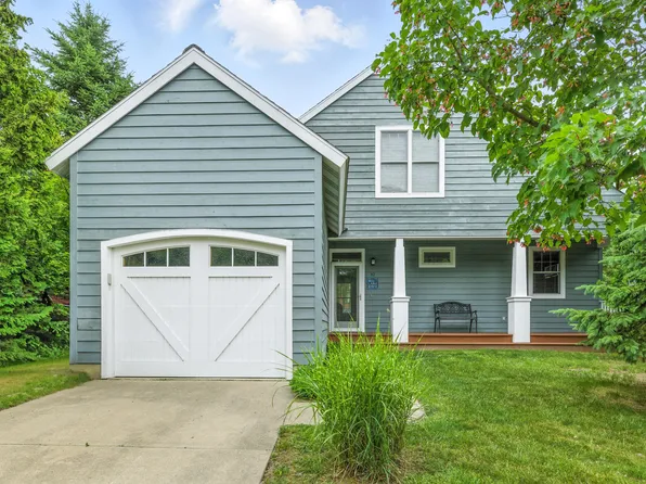 10 Pond Path, New Buffalo, MI 49117