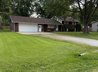 1750 Clinton St, Carlyle, IL 62231