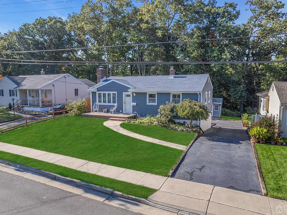 1st image of 268 Crestwood Dr