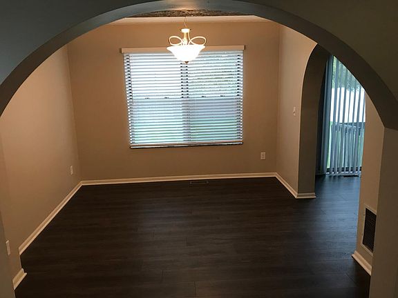 4th image of 7846 Grandlin Park Ct