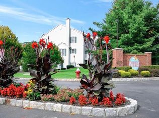 10 Autumn Dr, Nanuet, NY 10954