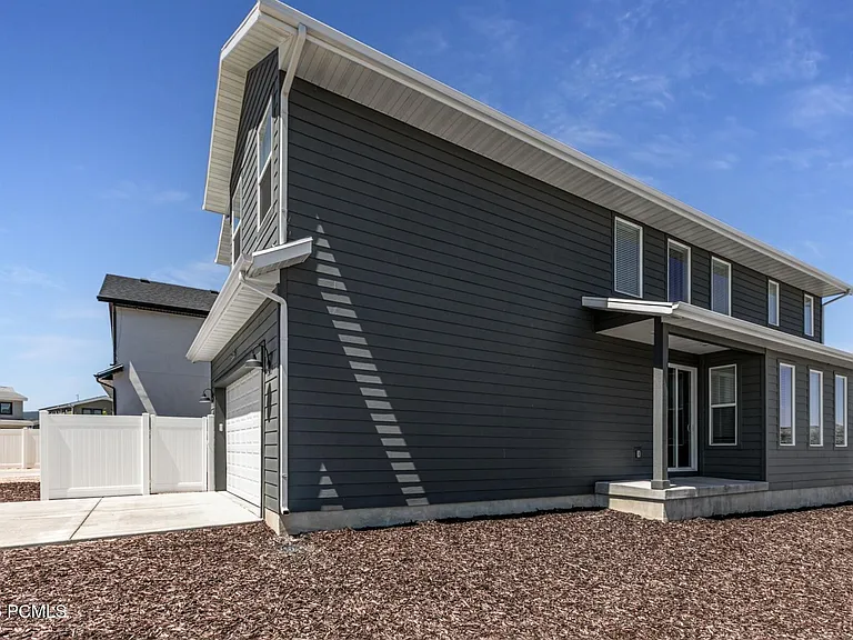 6885 Woods Rose Dr — Photo 33