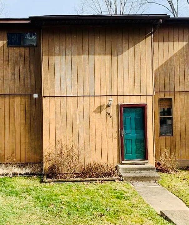 1st image of 794 Gordon Dr
