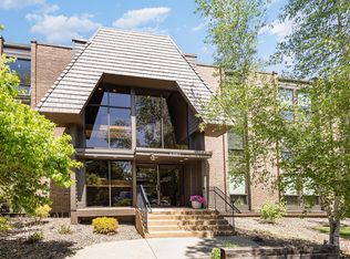 6085 Lincoln Dr APT 220, Edina, MN 55436