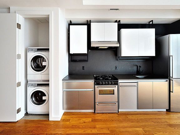 3rd image of 123 Melrose St APT 635