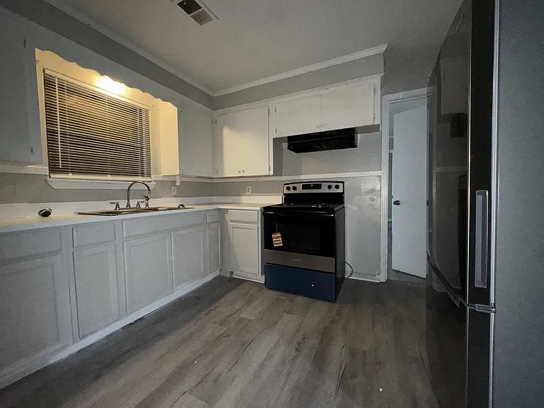 1126 Barbara Ann Dr — Photo 4