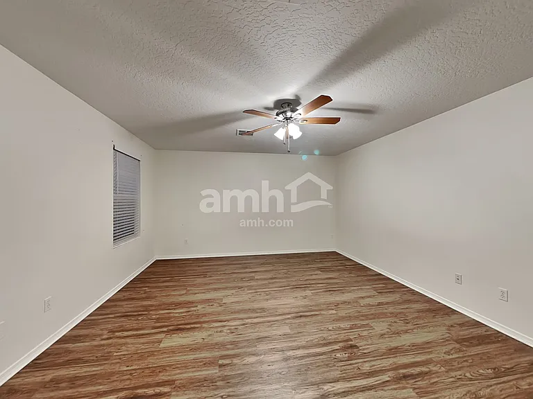 1211 N Cambrick Dr — Photo 9
