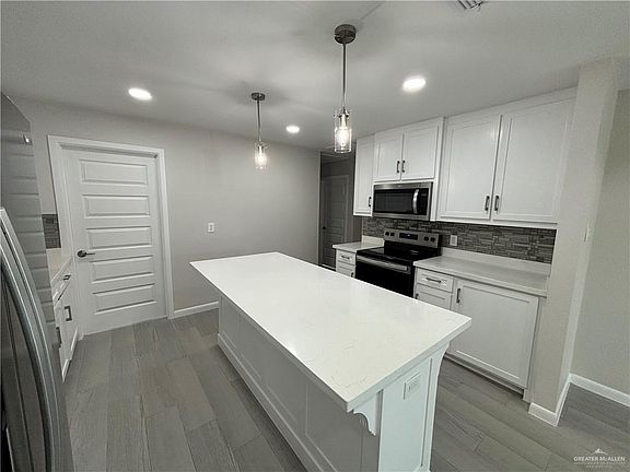 4th image of 607 E Vine Ave