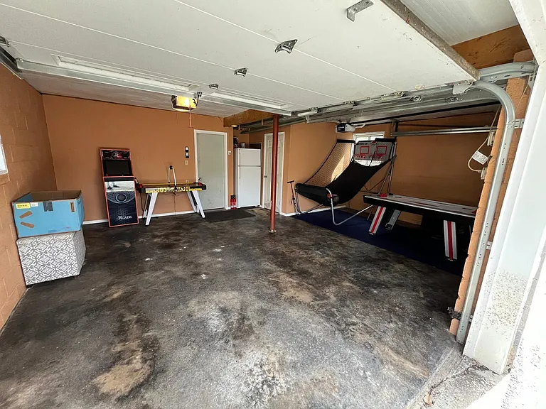 1121 Thunder Dr — Photo 17