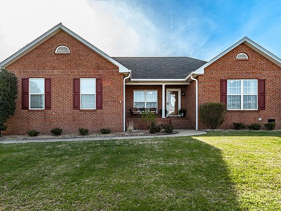2nd image of 414 Woodlands Dr