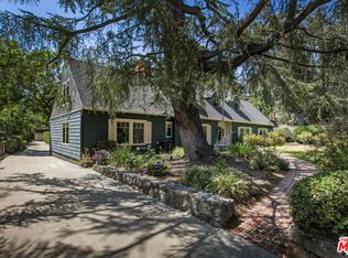 2555 N Altadena Dr, Altadena, CA 91001