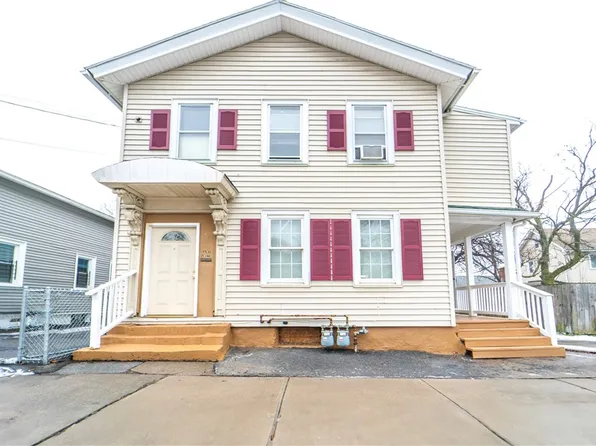29 Walnut St, Rochester, NY 14611