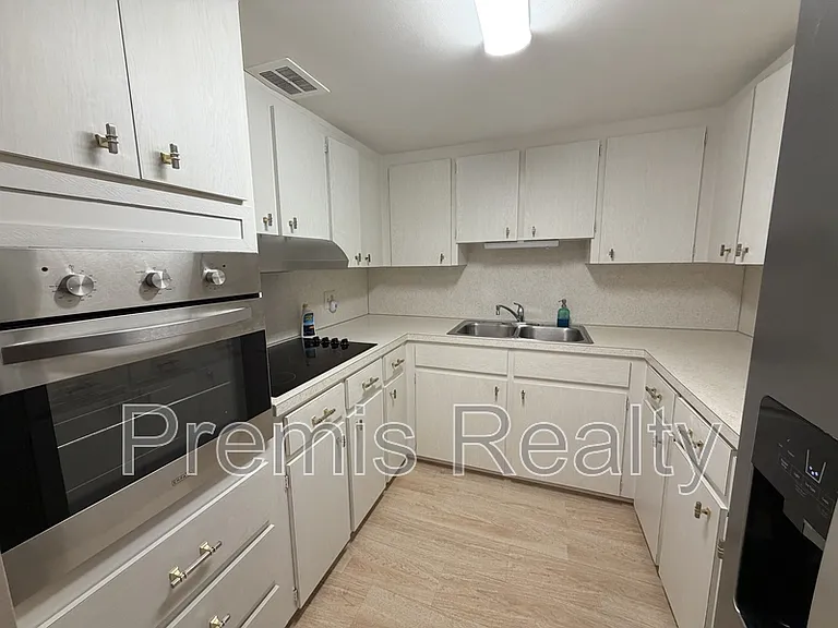2464 Australia Way E #72 — Photo 5