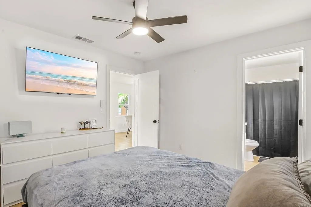 3 bed, 1001 sqft, $3,500 — Photo 3