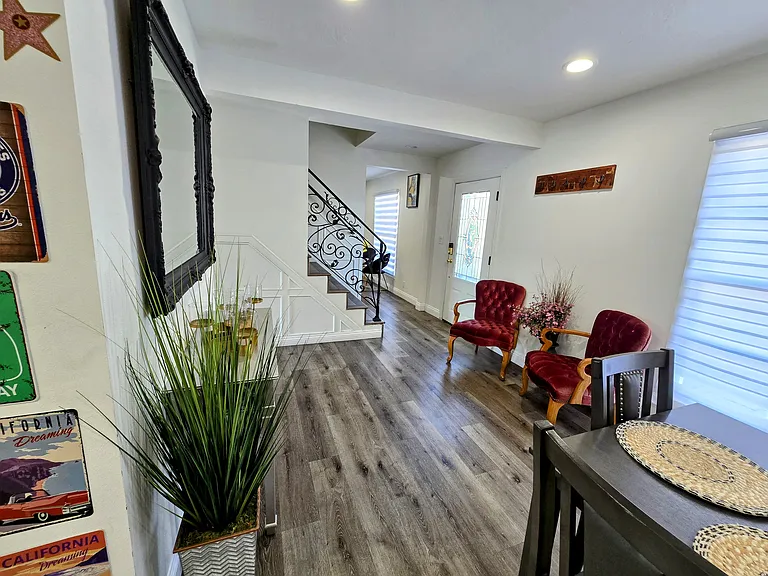 2548 E Wilson Ave — Photo 48