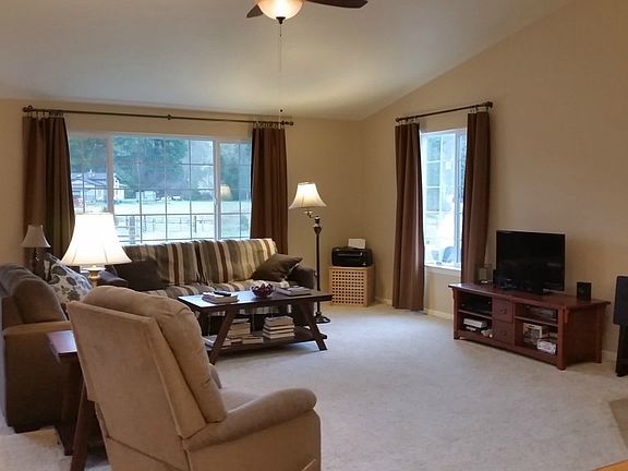 2nd image of 10443 Shermer Ln SE