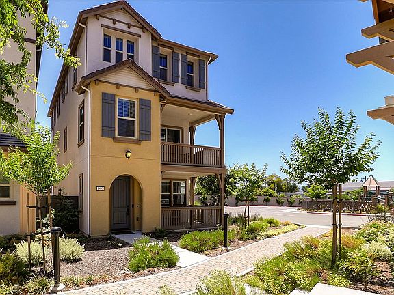 2nd image of 1482 Hidden Creek Ln