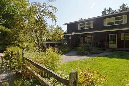 3 Level Condo, view from the parking lot,