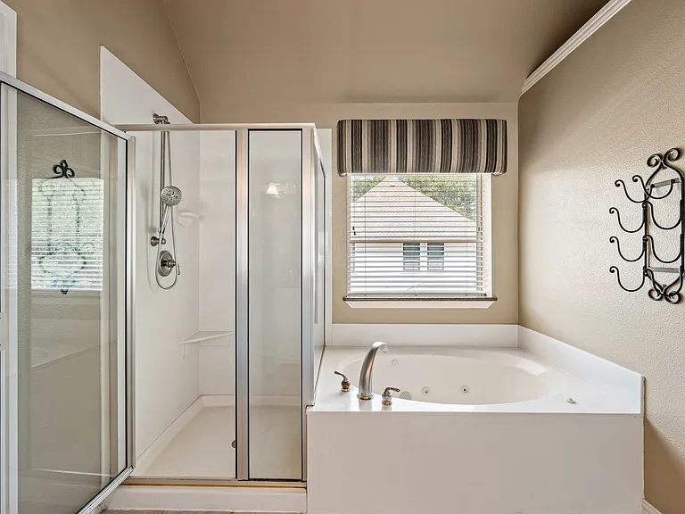 3316 Lexington Ave — Photo 5