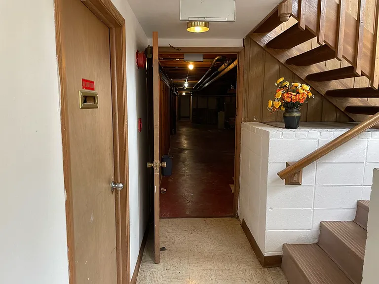 Imperial House Apartments — Photo 14