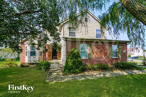 1558 Royal Oak Dr Photo 1