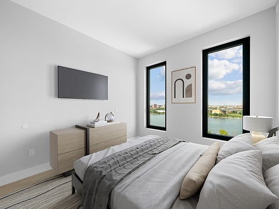 4th image of 26-25 4th St #1810
