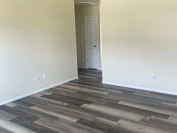3rd image of 5909 Marbella Ave #1
