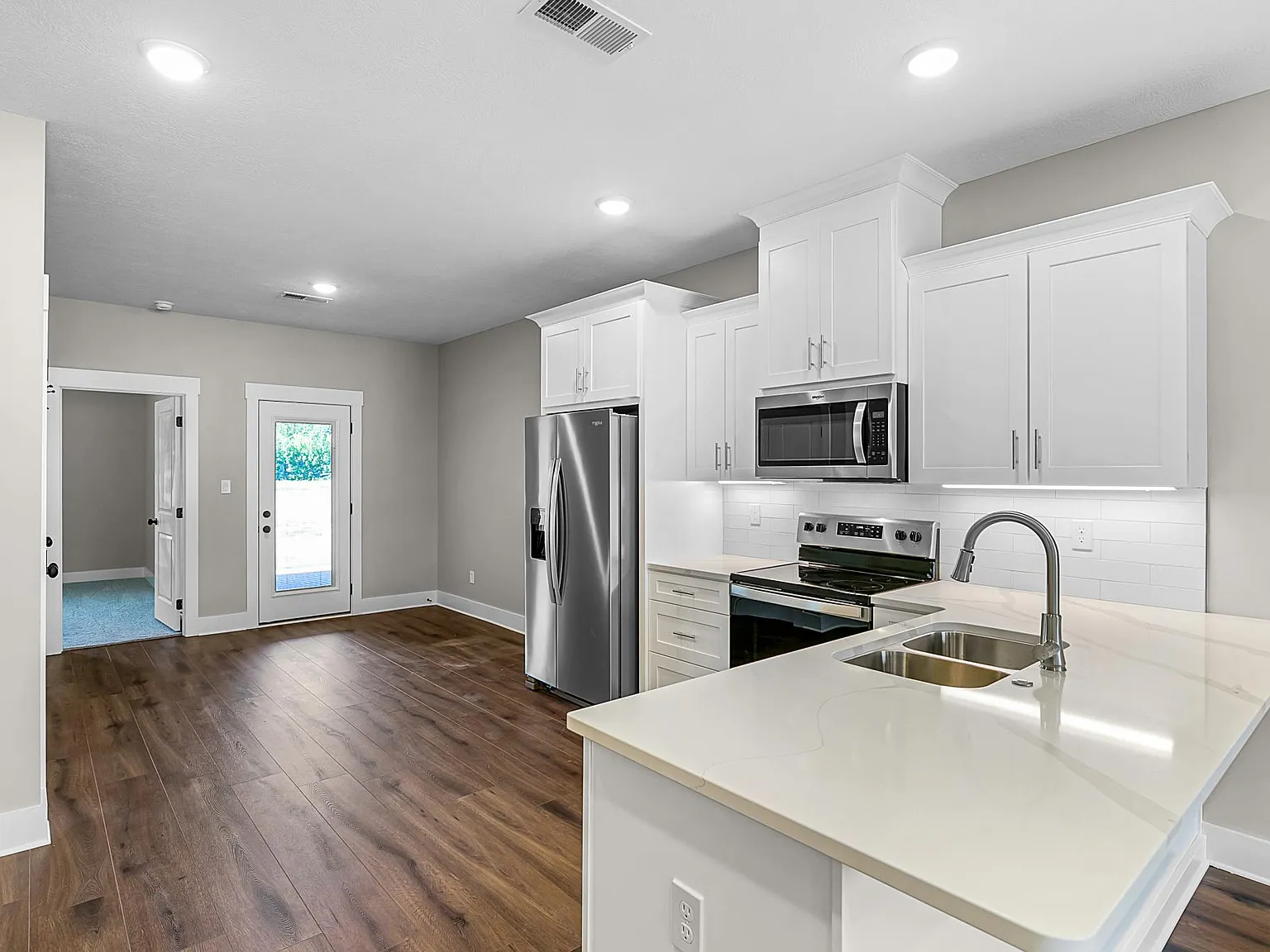 3 bed, 1150 sqft, $1,800 — Photo 4