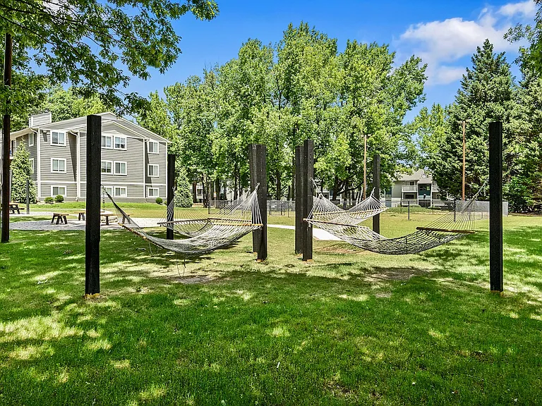 Summit Village Apartments — Photo 28
