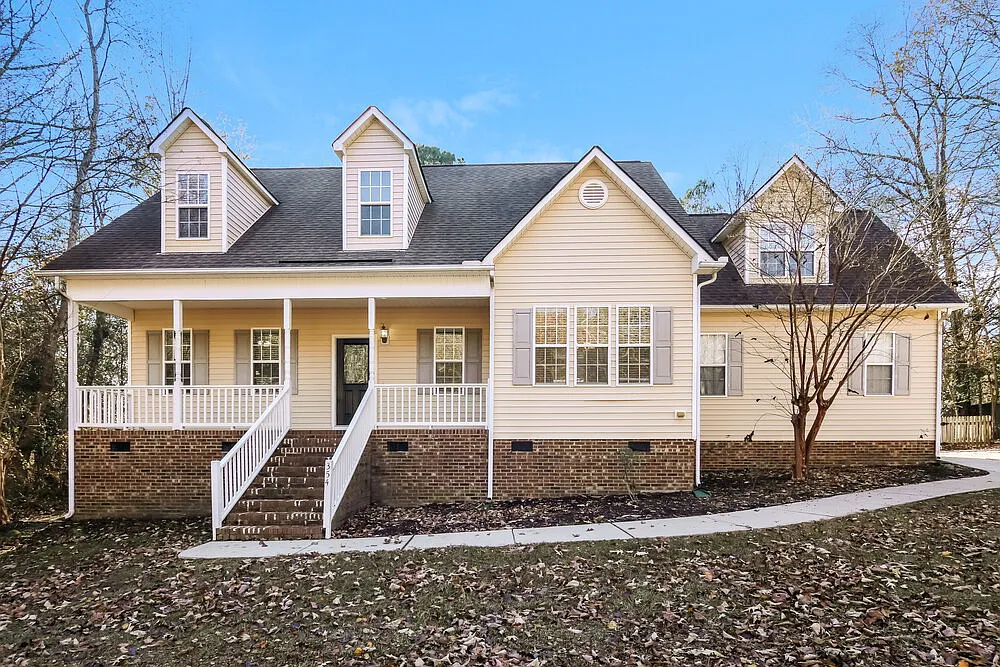3 bed, 2.5 bath, 2396 sqft, $2,325 — Photo 1