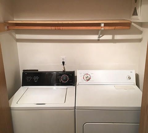 5th image of 1020 SE Parkcrest Ave