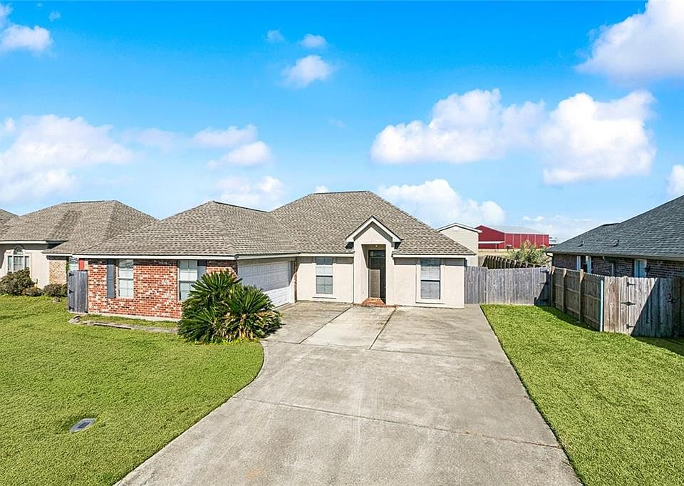 1st image of 48 Tuscany Dr