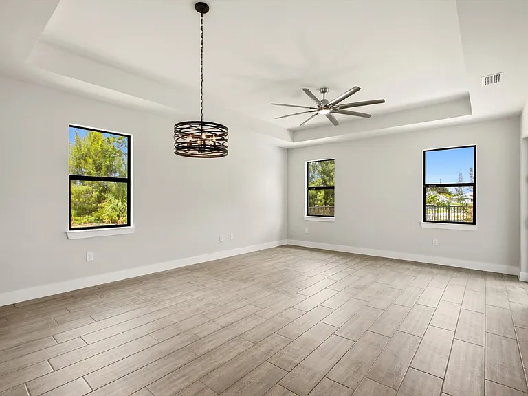 3518 NE 21st Pl — Photo 3